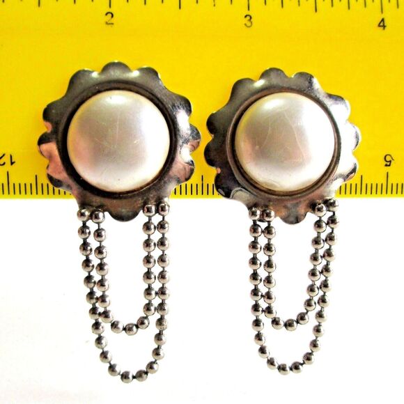 Clip-On Earrings chain dangles Faux Pearl and Silver - Picture 1 of 6